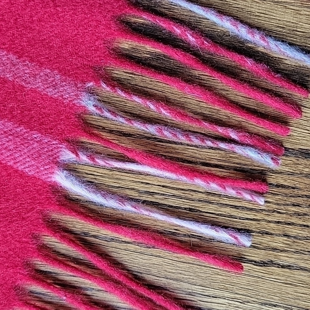 Cashemere Charter Club Exploded Signature Red Plaid Soft Scarf Fringe Holiday - Picture 6 of 14
